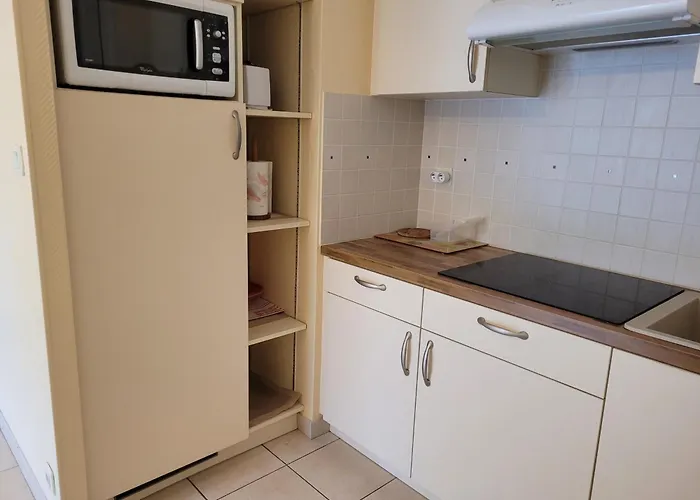 Les Genets 생장드몽